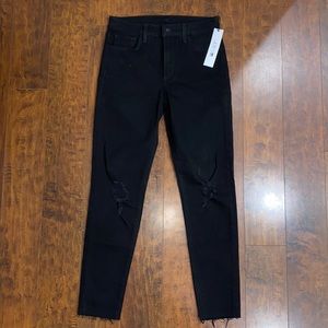 Size 28 joes jeans never been worn.